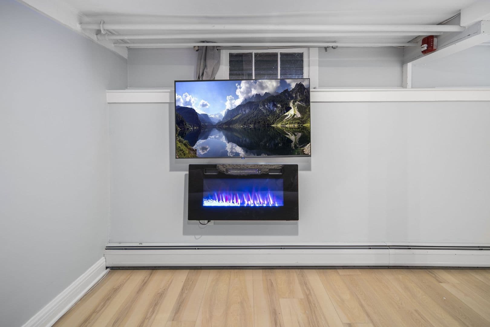 Ithaca Apartment: 104 Harvard Pl