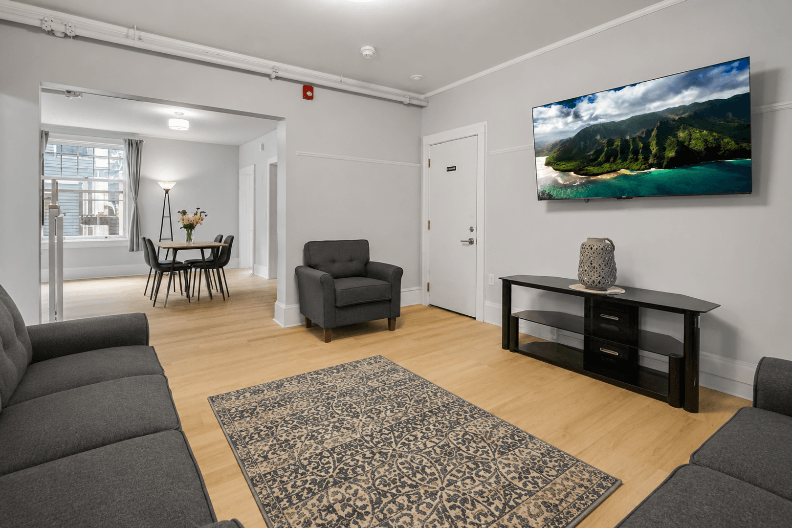 Ithaca Apartment: 210 Delaware Ave