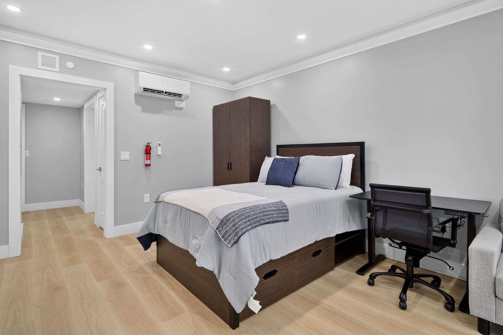 Ithaca Apartment: 201 Oak Avenue