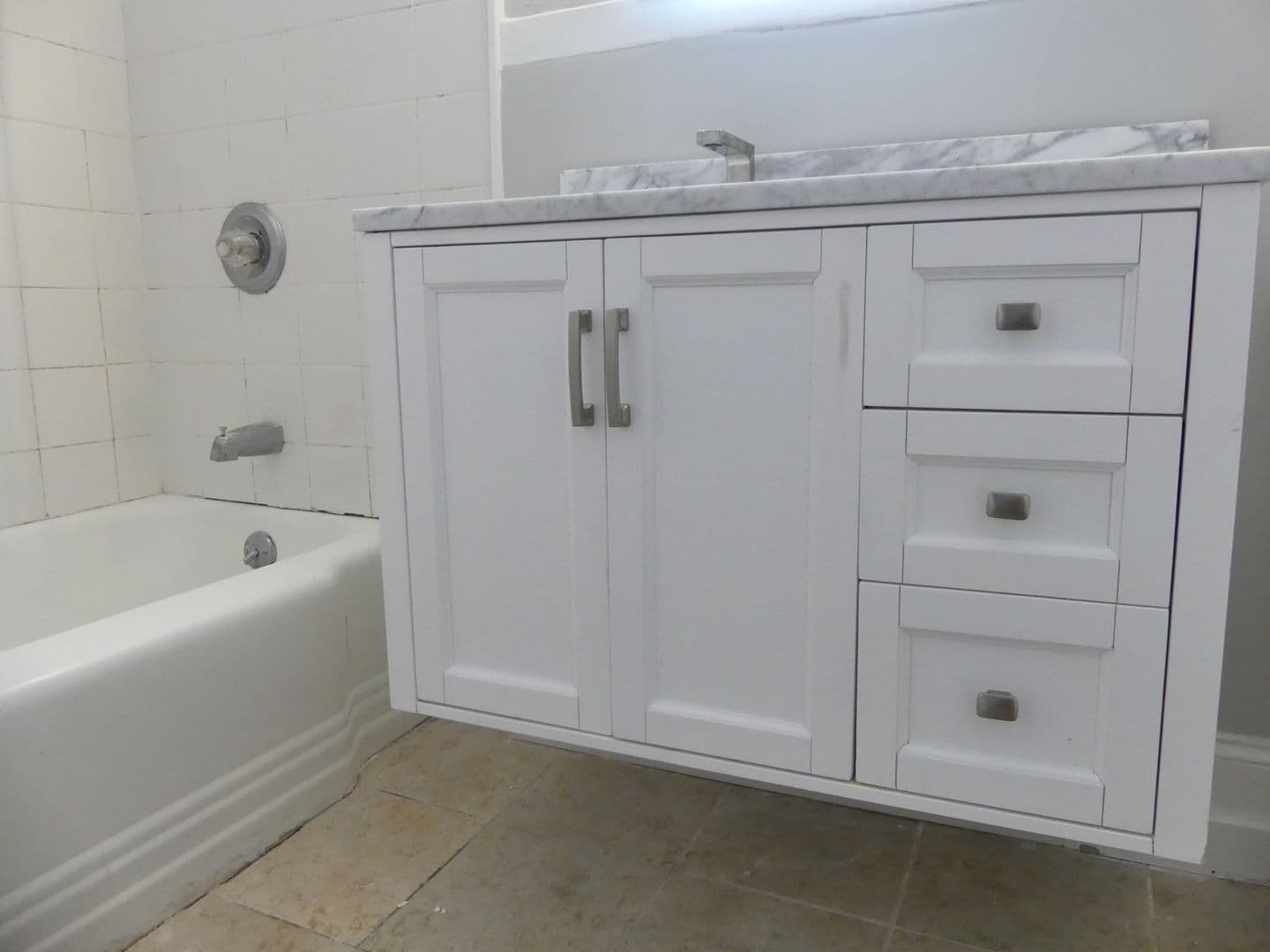 Ithaca Apartment: 609 E State St