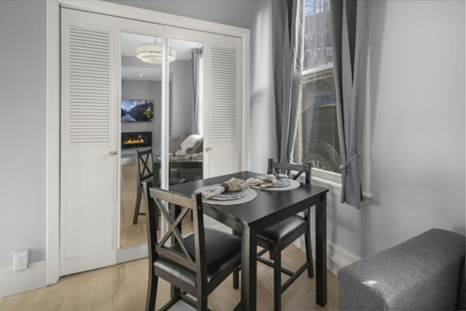 Ithaca Apartment: 702 E State St