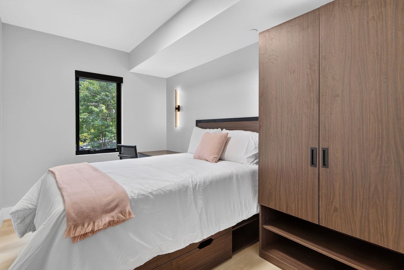 Ithaca Apartment: 201 Oak Avenue