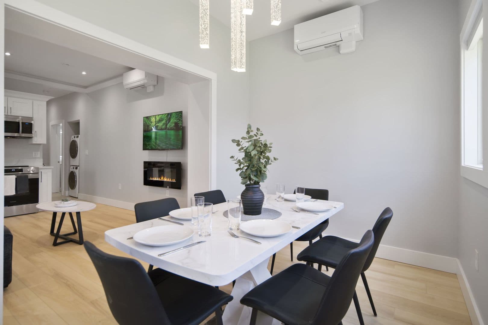 Ithaca Apartment: 601 E State St