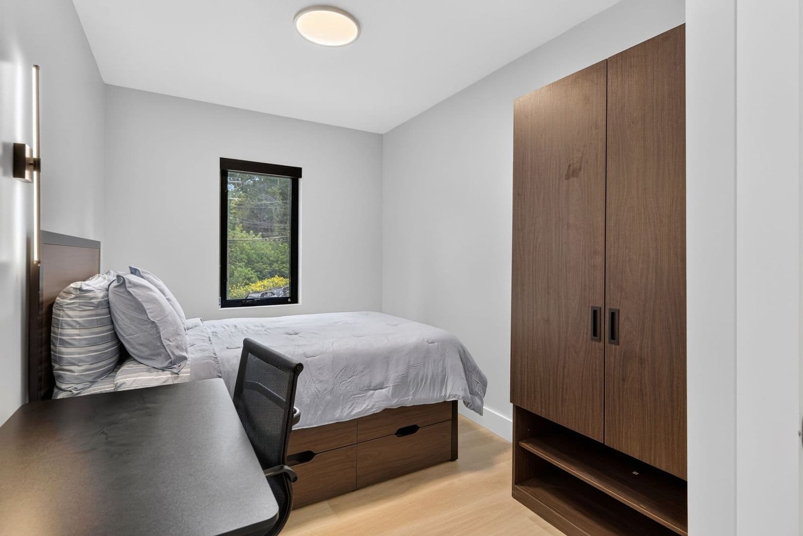 Ithaca Apartment: 201 Oak Avenue