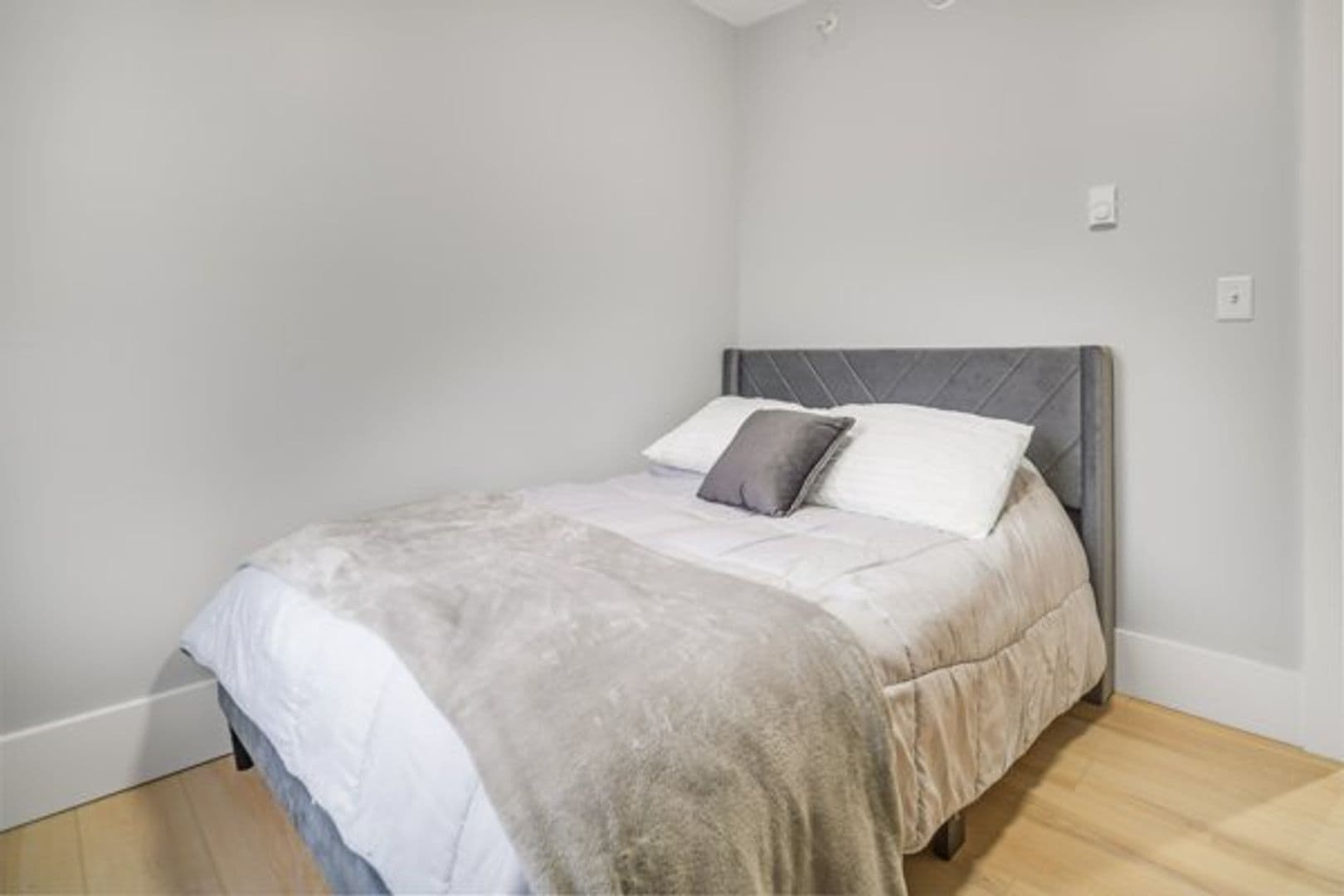 Ithaca Apartment: 504 Stewart Ave