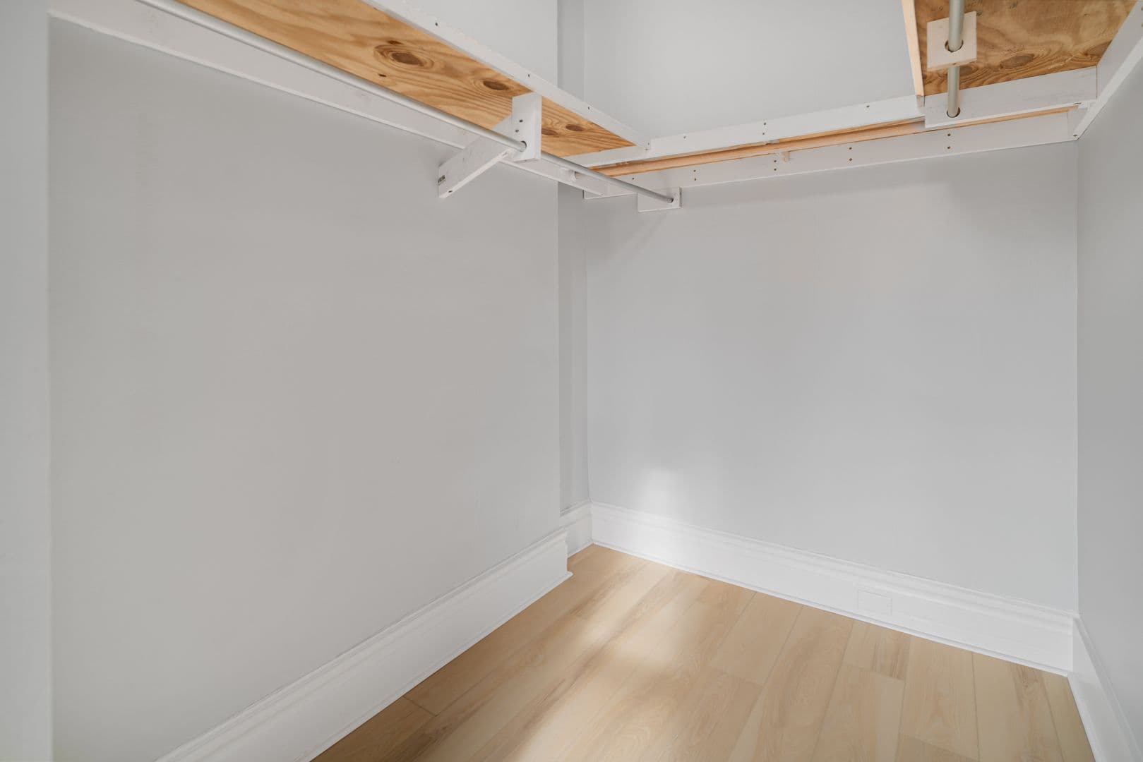Ithaca Apartment: 702 E State St