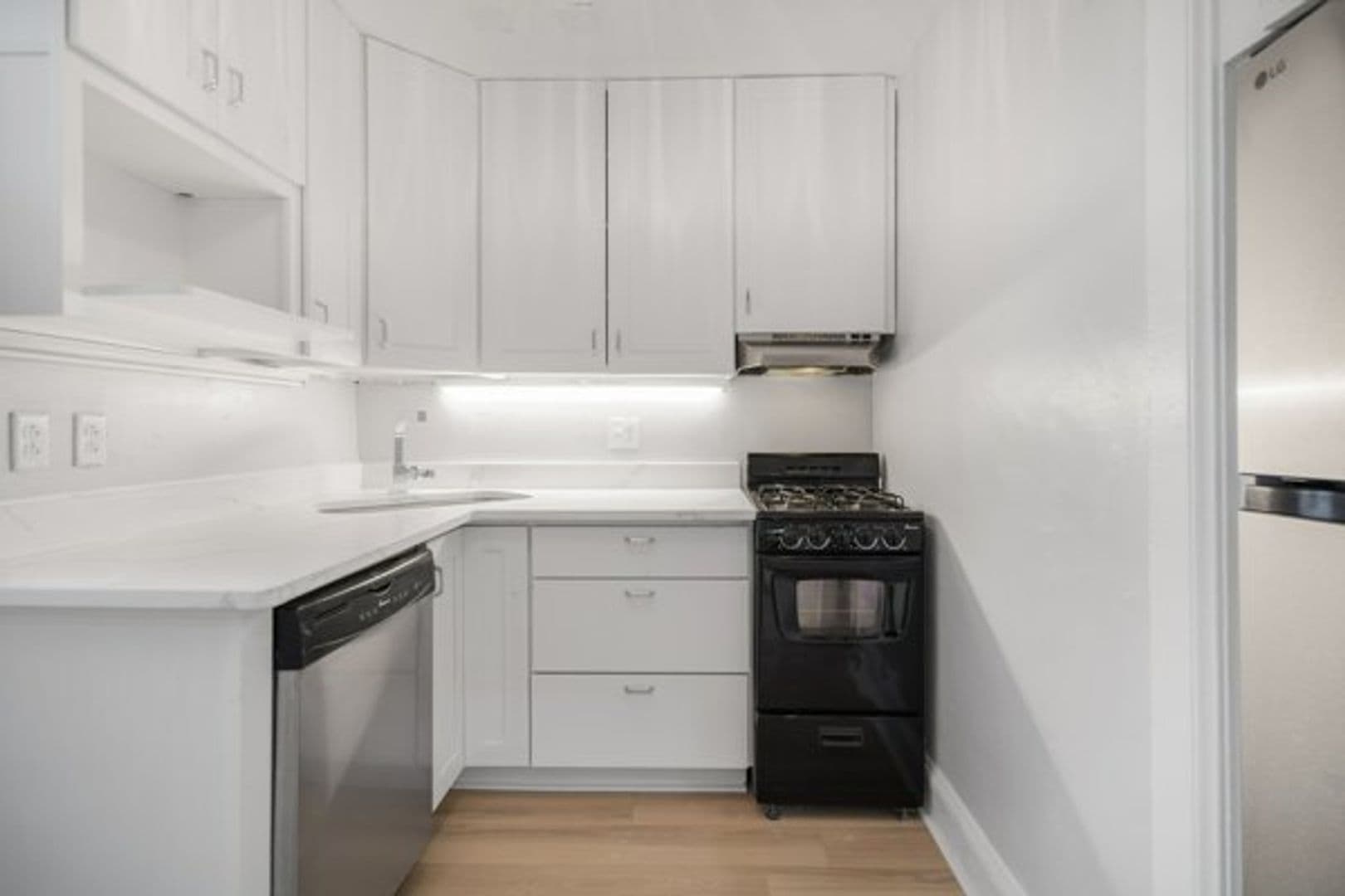 Ithaca Apartment: 504 Stewart Ave