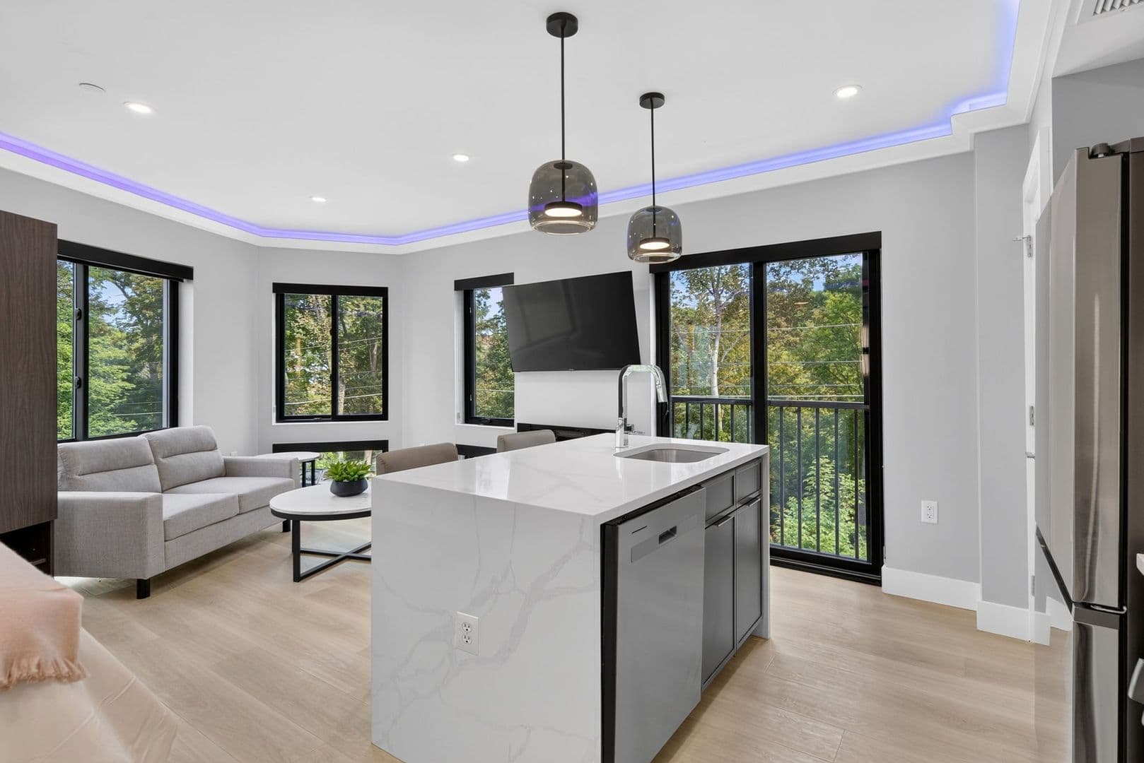 Ithaca Apartment: 201 Oak Avenue