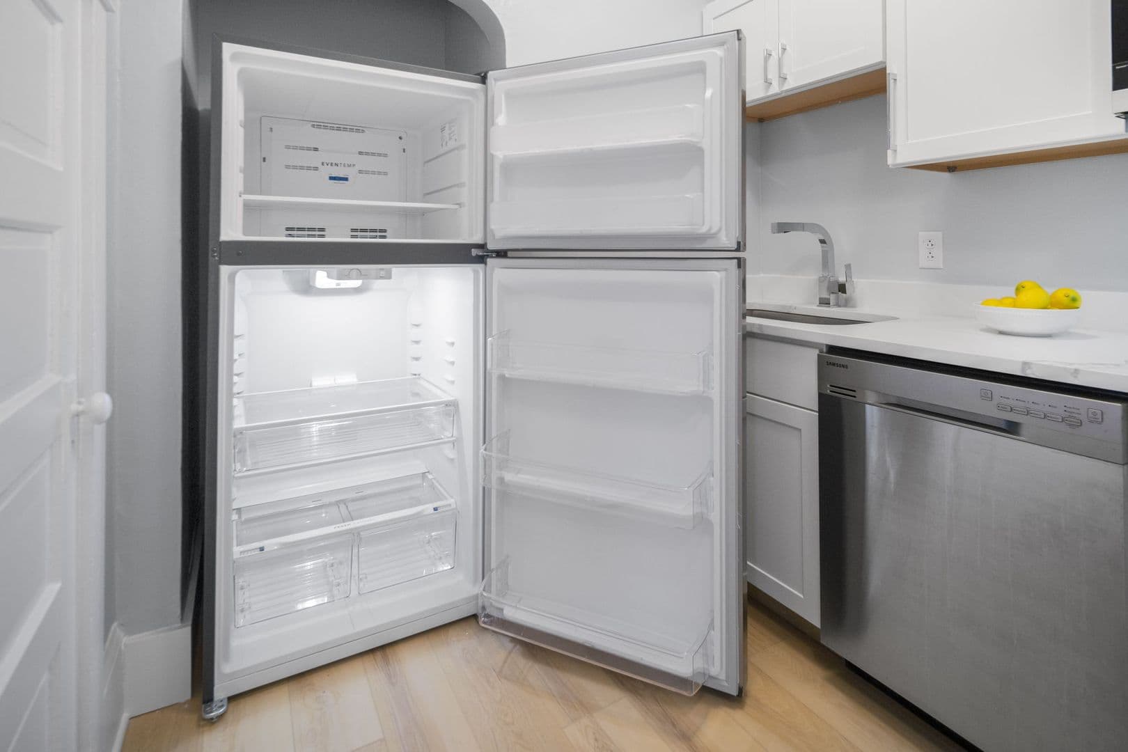 Ithaca Apartment: 104 Harvard Pl