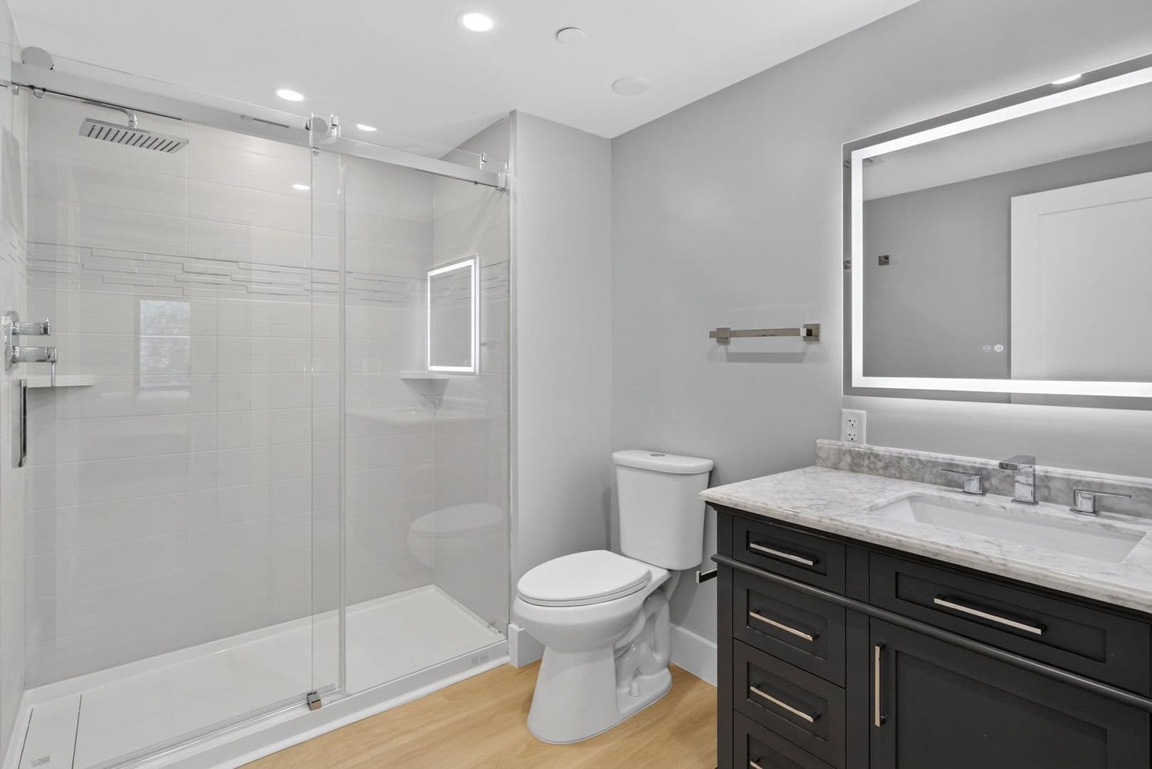 Ithaca Apartment: 201 Oak Avenue