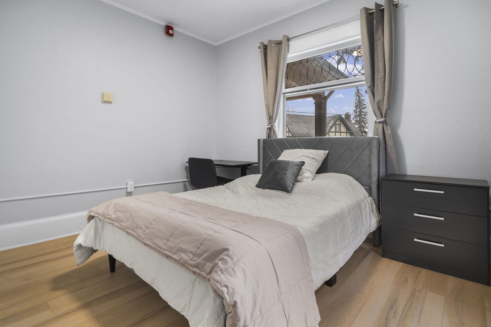 Ithaca Apartment: 104 Harvard Pl