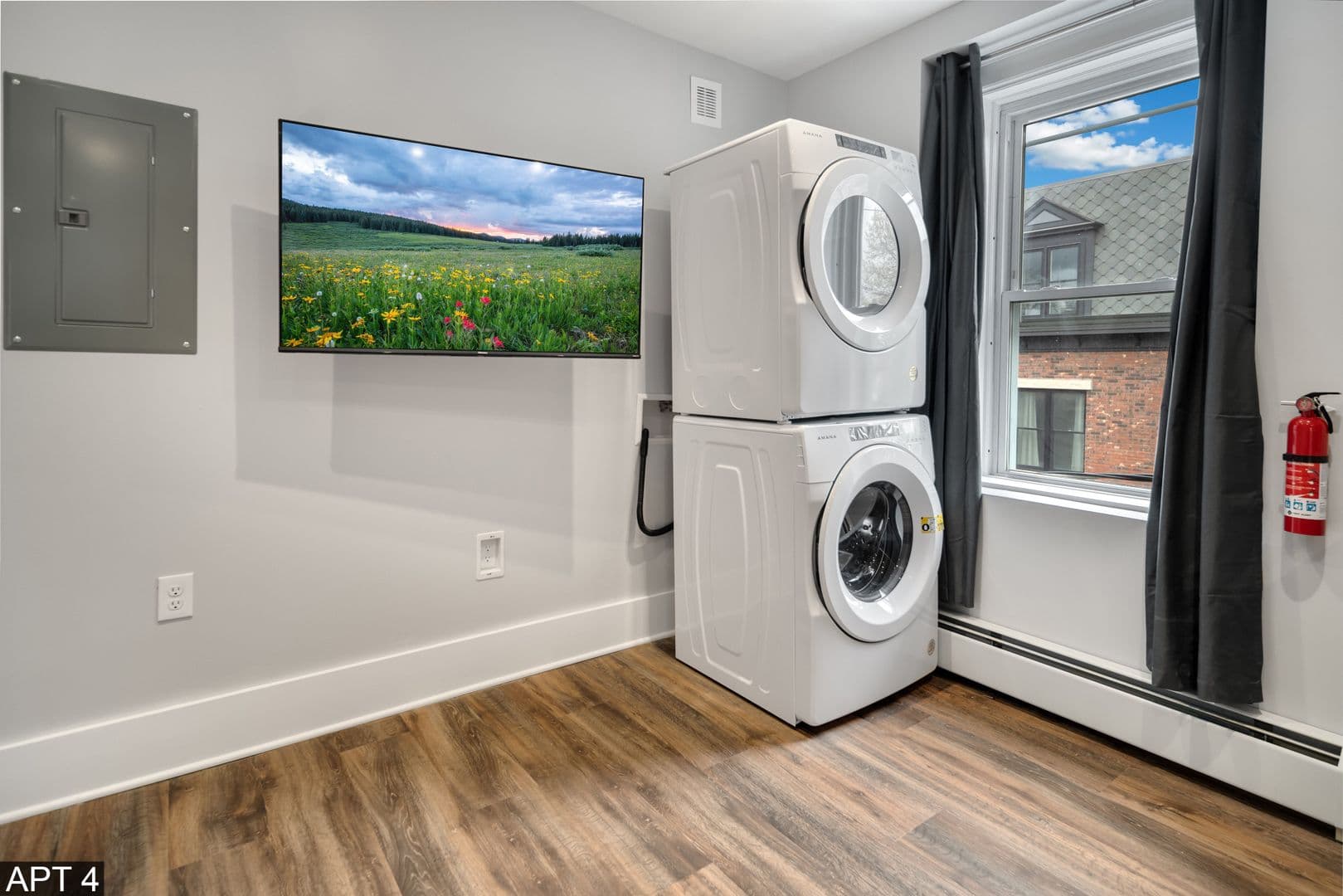 Ithaca Apartment: 308 Stewart Ave