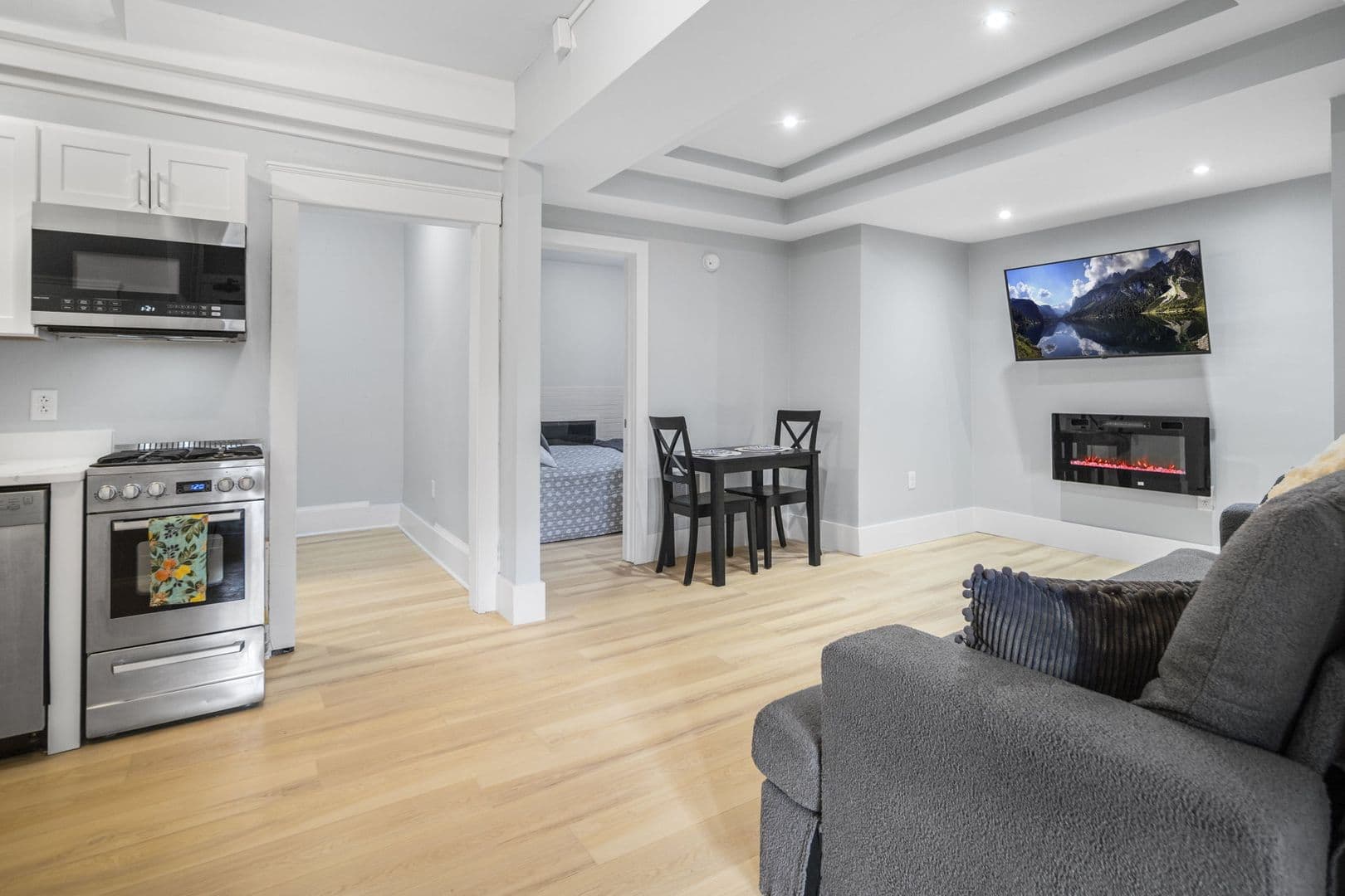 Ithaca Apartment: 104 Harvard Pl