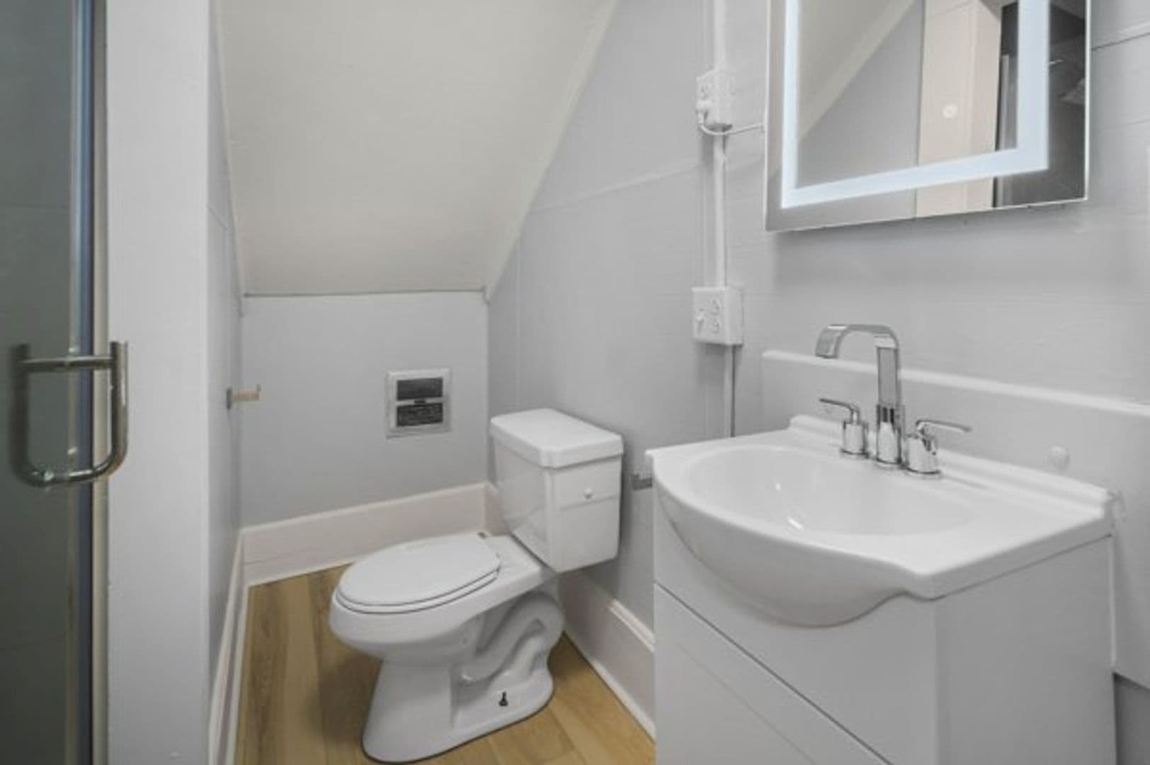 Ithaca Apartment: 702 E State St