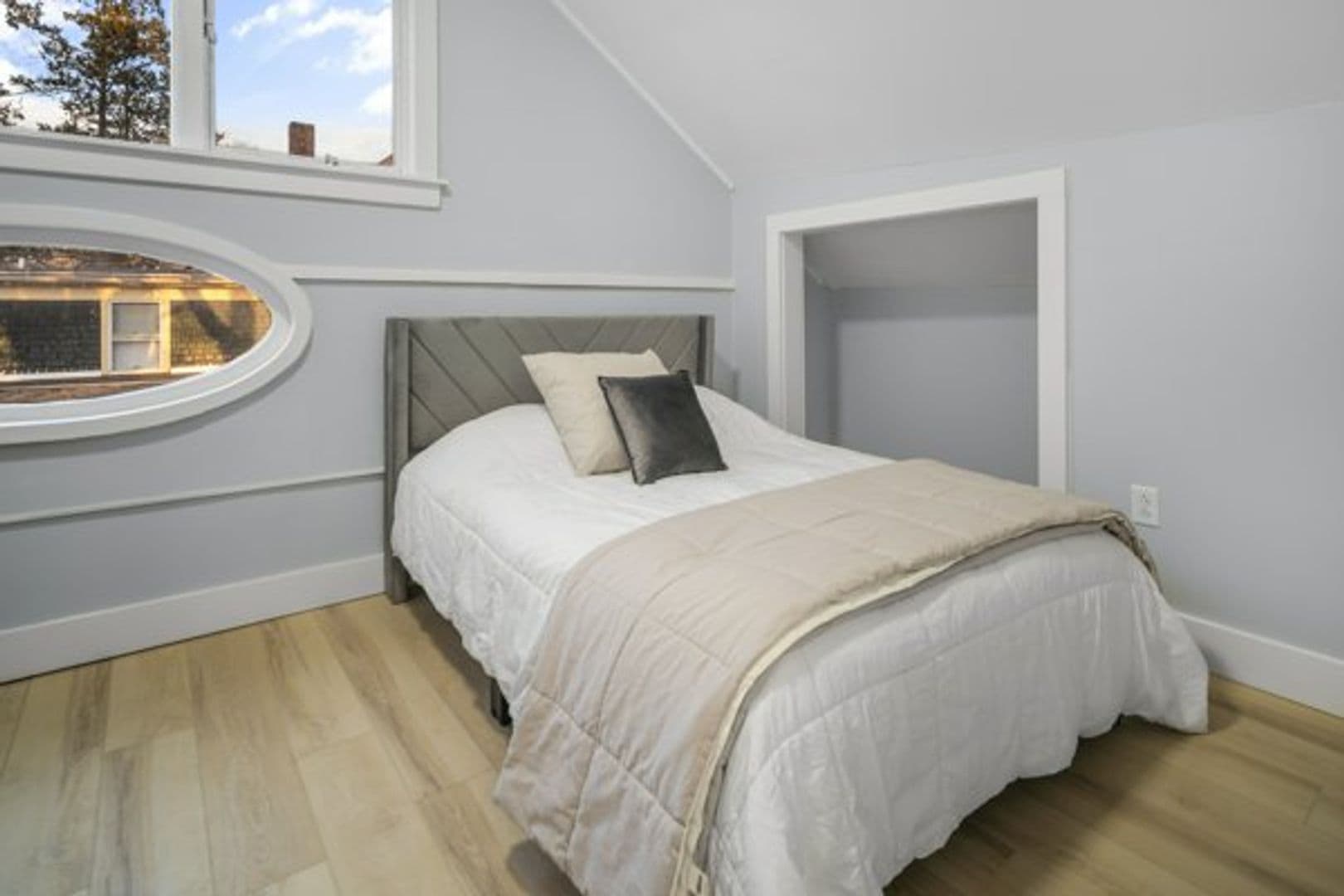 Ithaca Apartment: 504 Stewart Ave