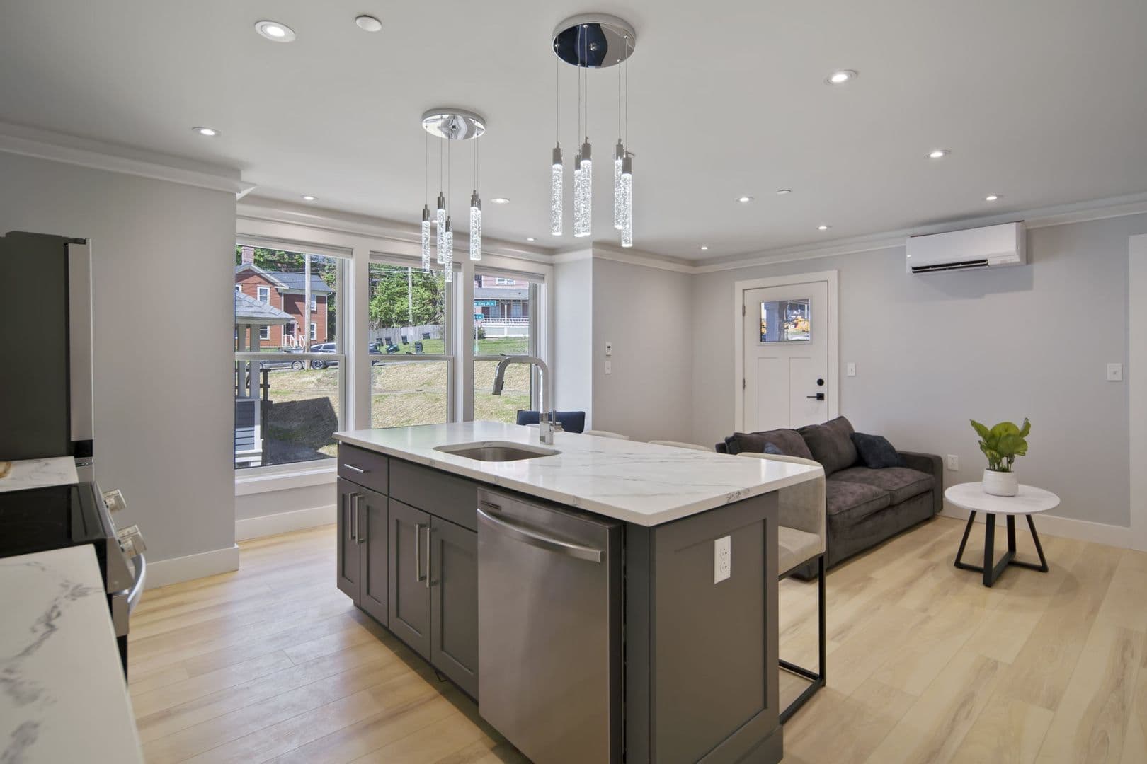 Ithaca Apartment: 601 E State St