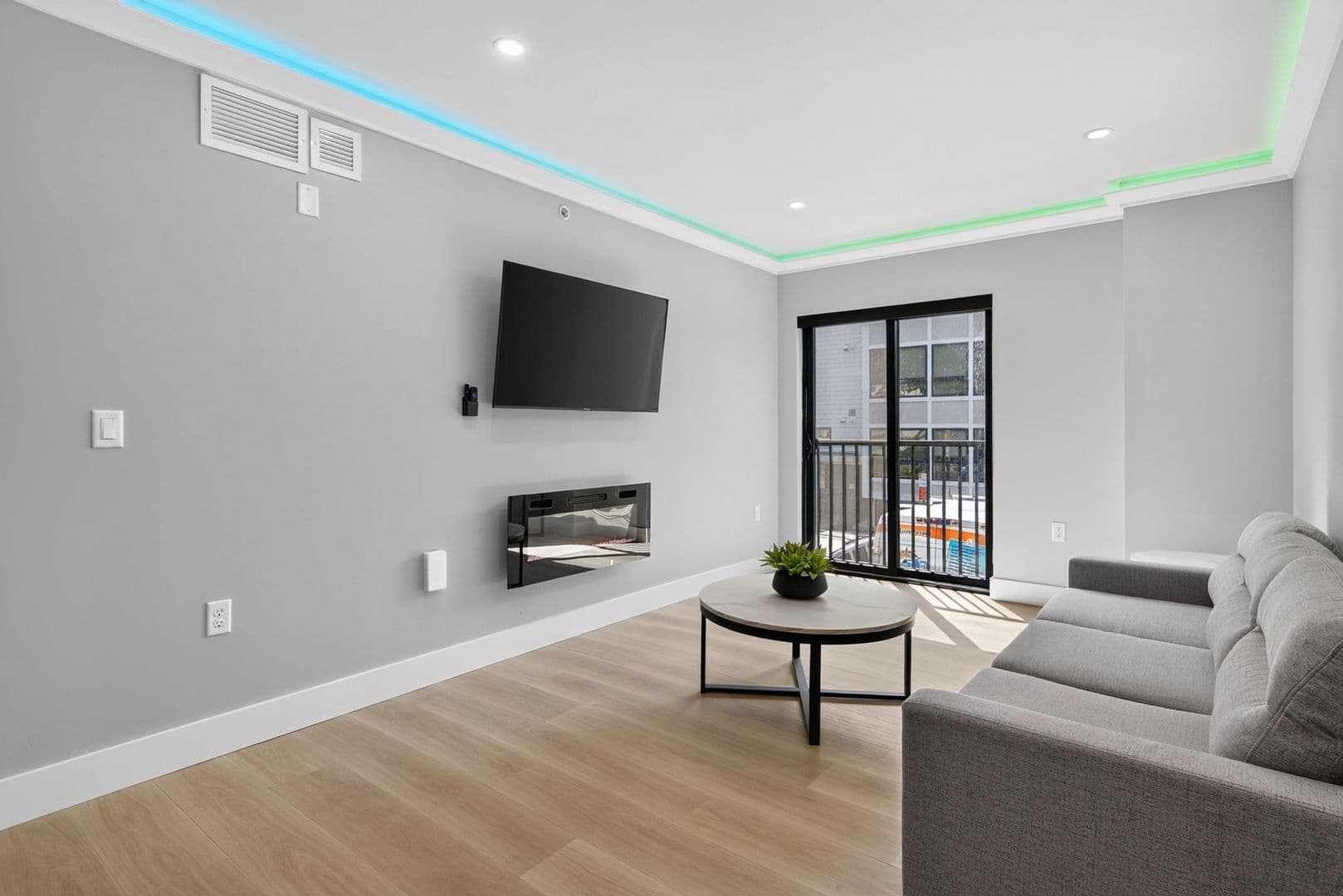 Ithaca Apartment: 201 Oak Avenue