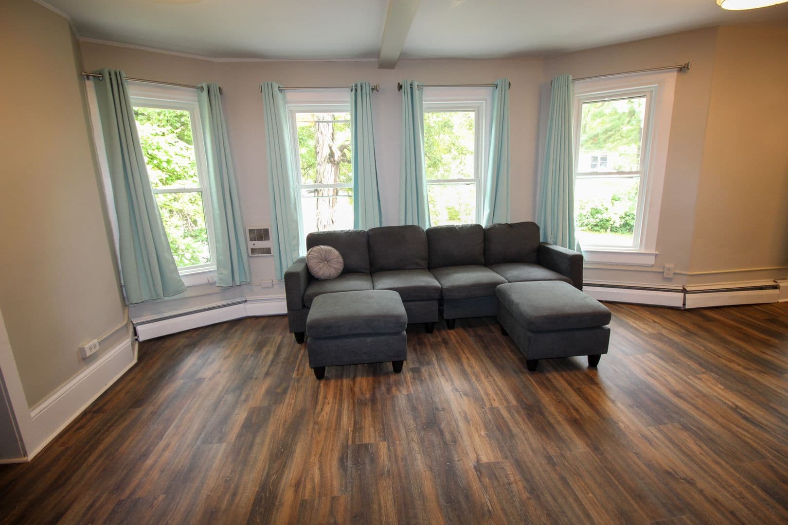 Ithaca Apartment: 522 Stewart Ave