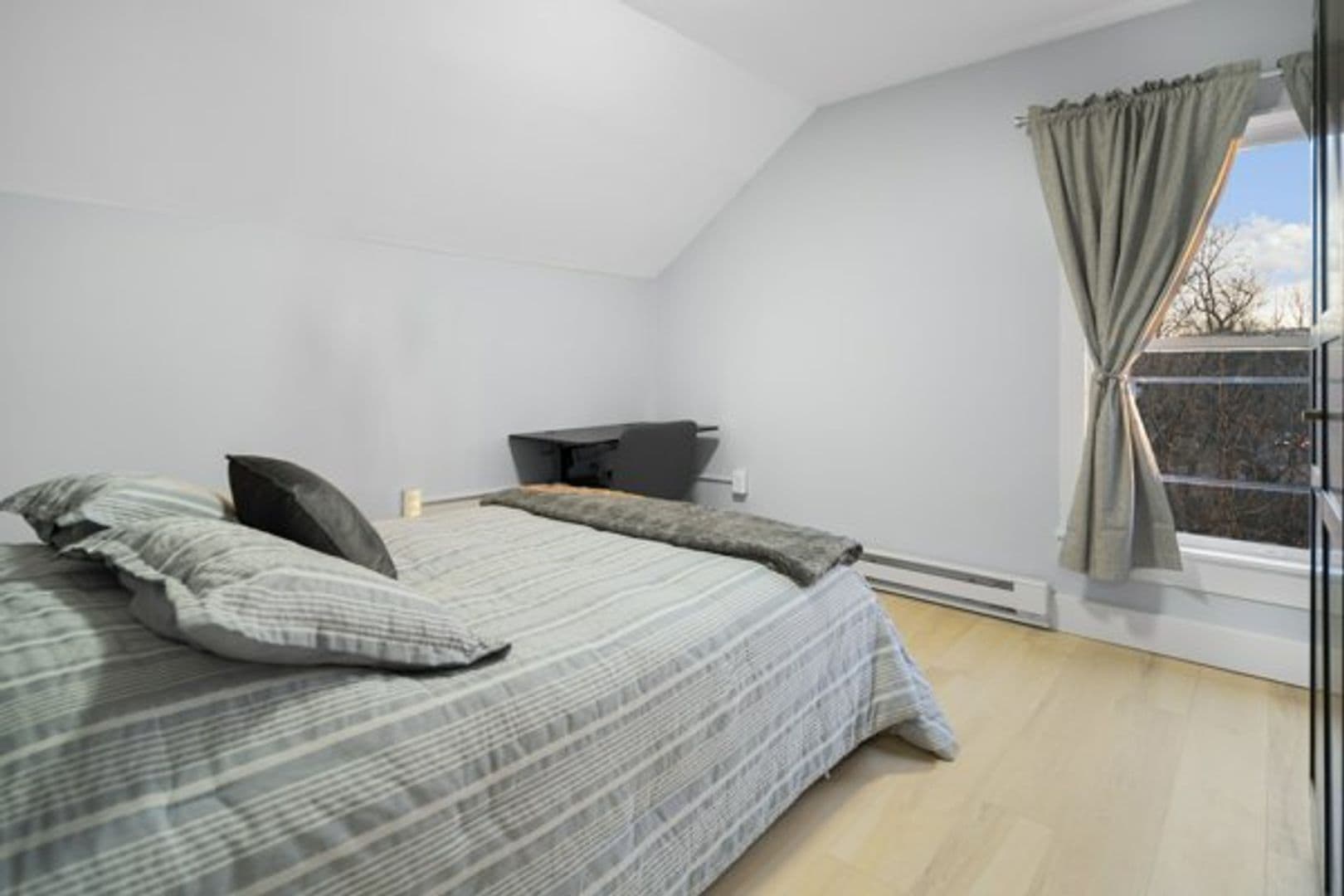 Ithaca Apartment: 504 Stewart Ave