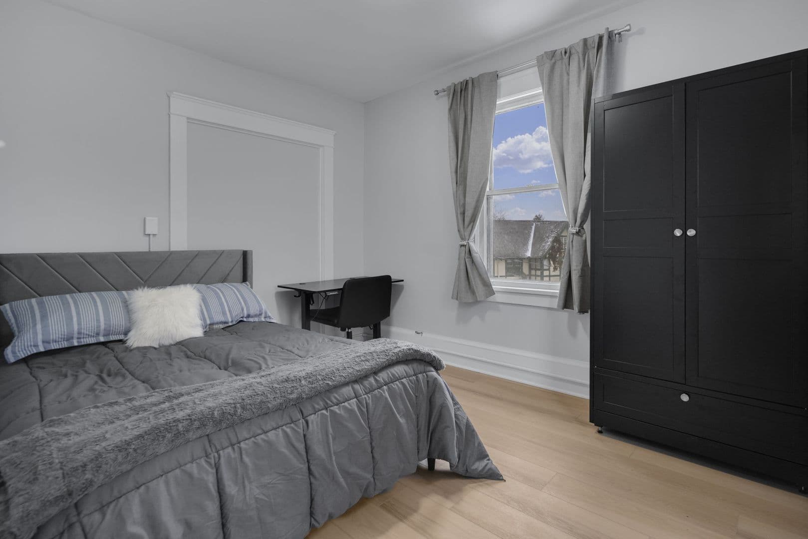 Ithaca Apartment: 104 Harvard Pl
