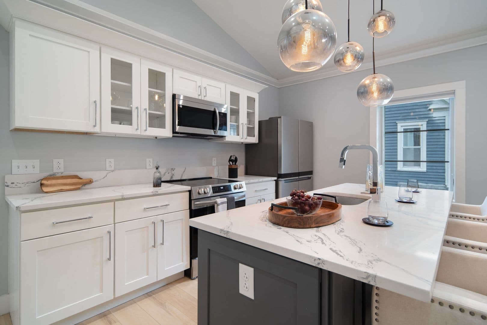 Ithaca Apartment: 601 E State St