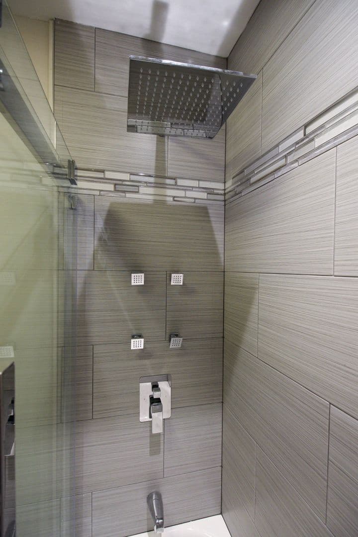 Ithaca Apartment: 522 Stewart Ave