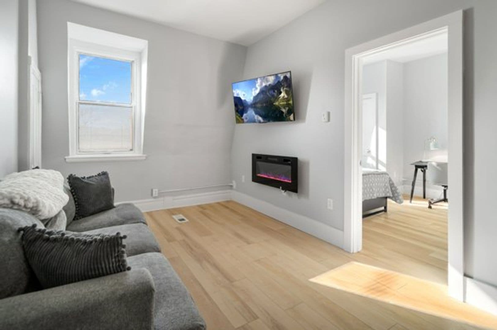Ithaca Apartment: 702 E State St