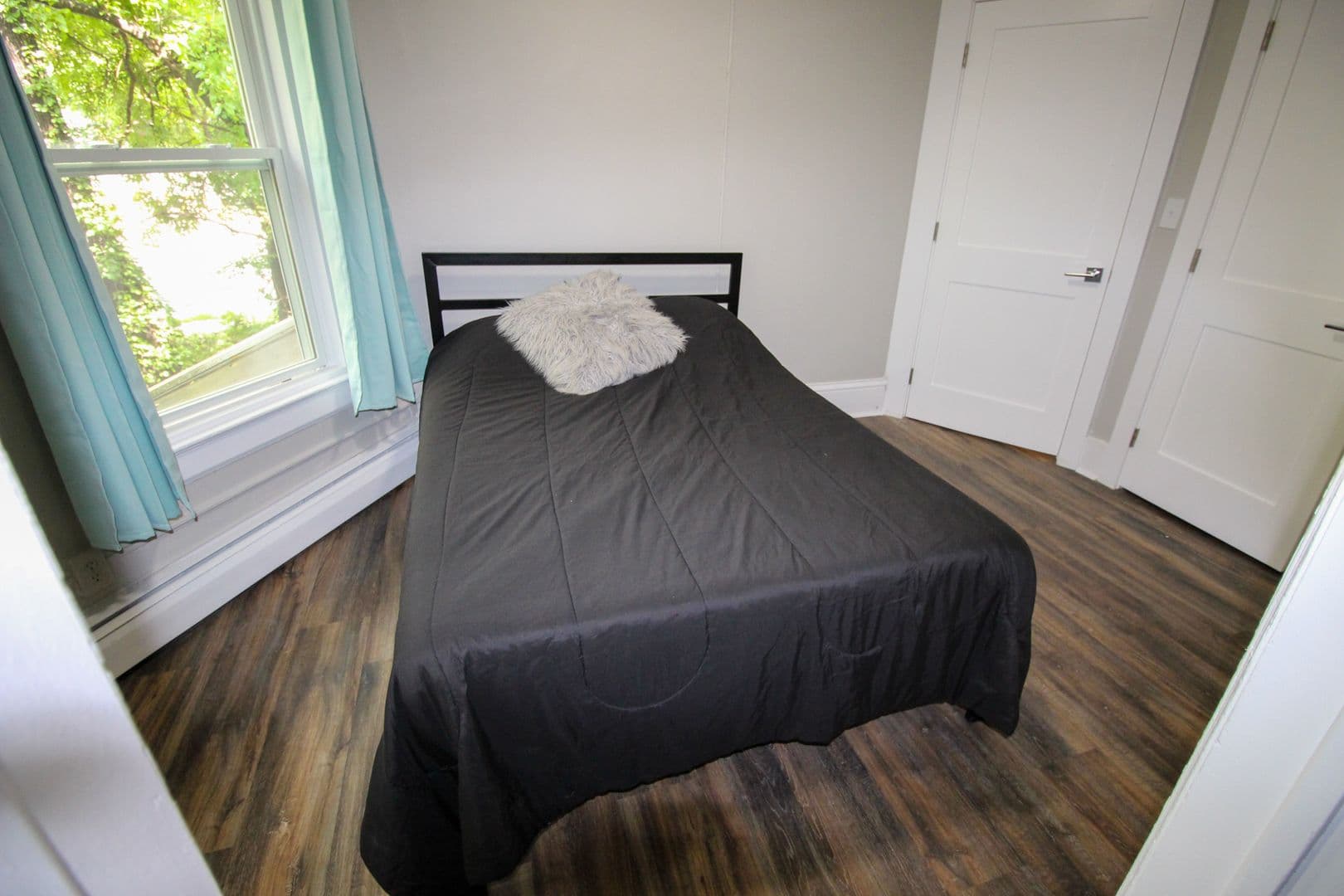 Ithaca Apartment: 522 Stewart Ave