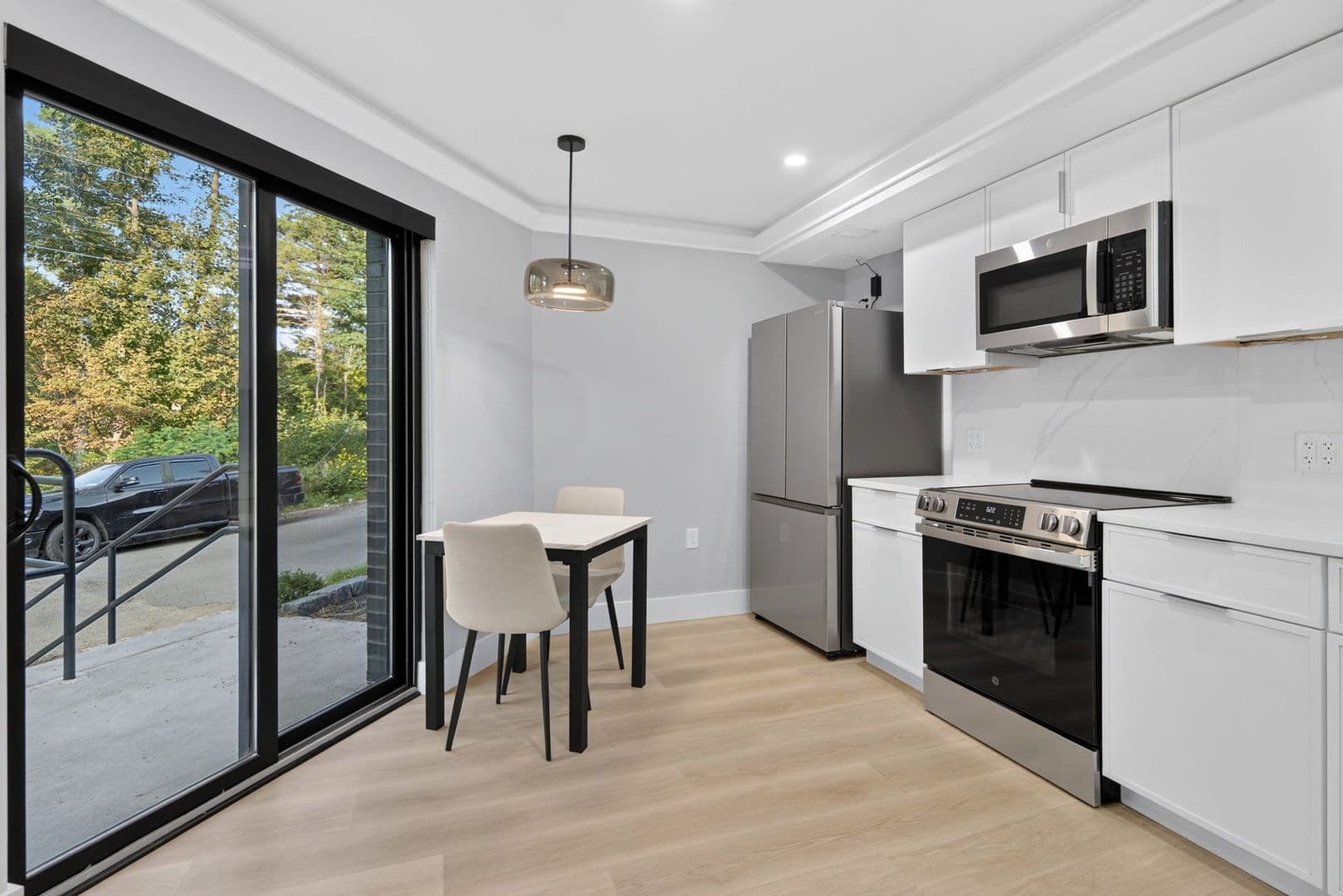 Ithaca Apartment: 201 Oak Avenue