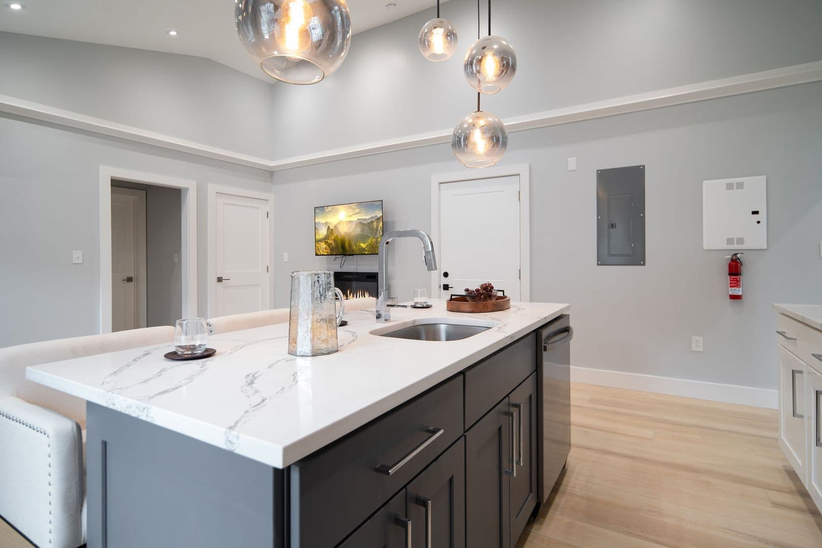 Ithaca Apartment: 601 E State St