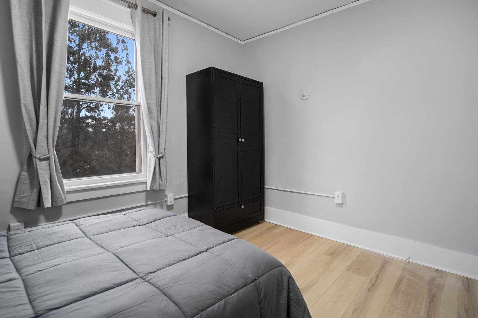 Ithaca Apartment: 104 Harvard Pl