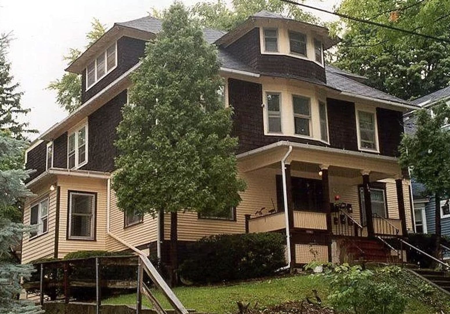 Ithaca Apartment: 104 Harvard Pl