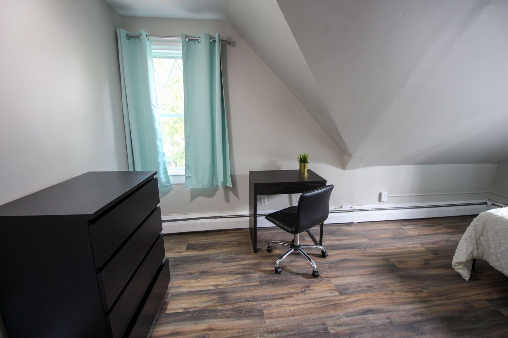 Ithaca Apartment: 522 Stewart Ave