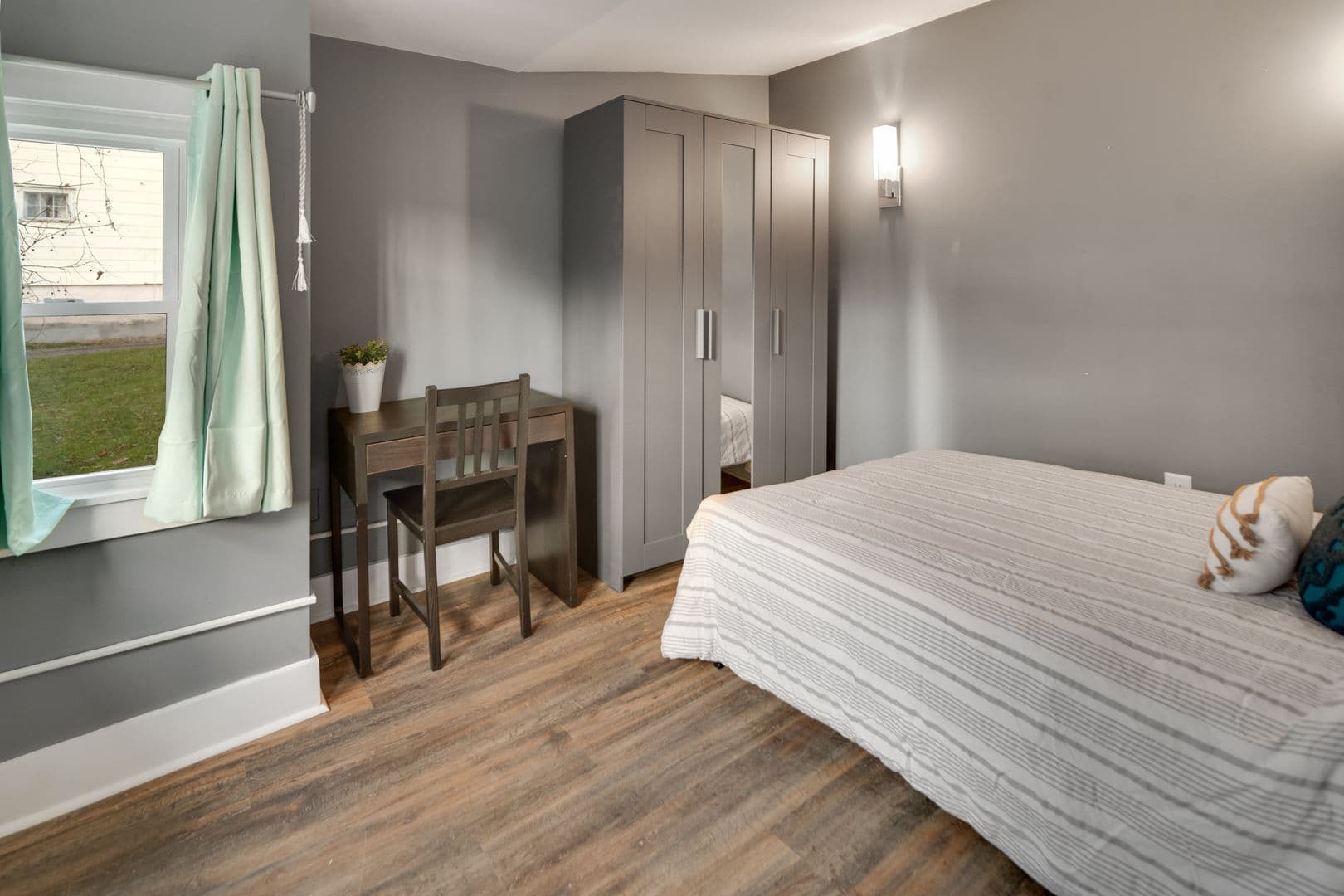 Ithaca Apartment: 518 Linn St