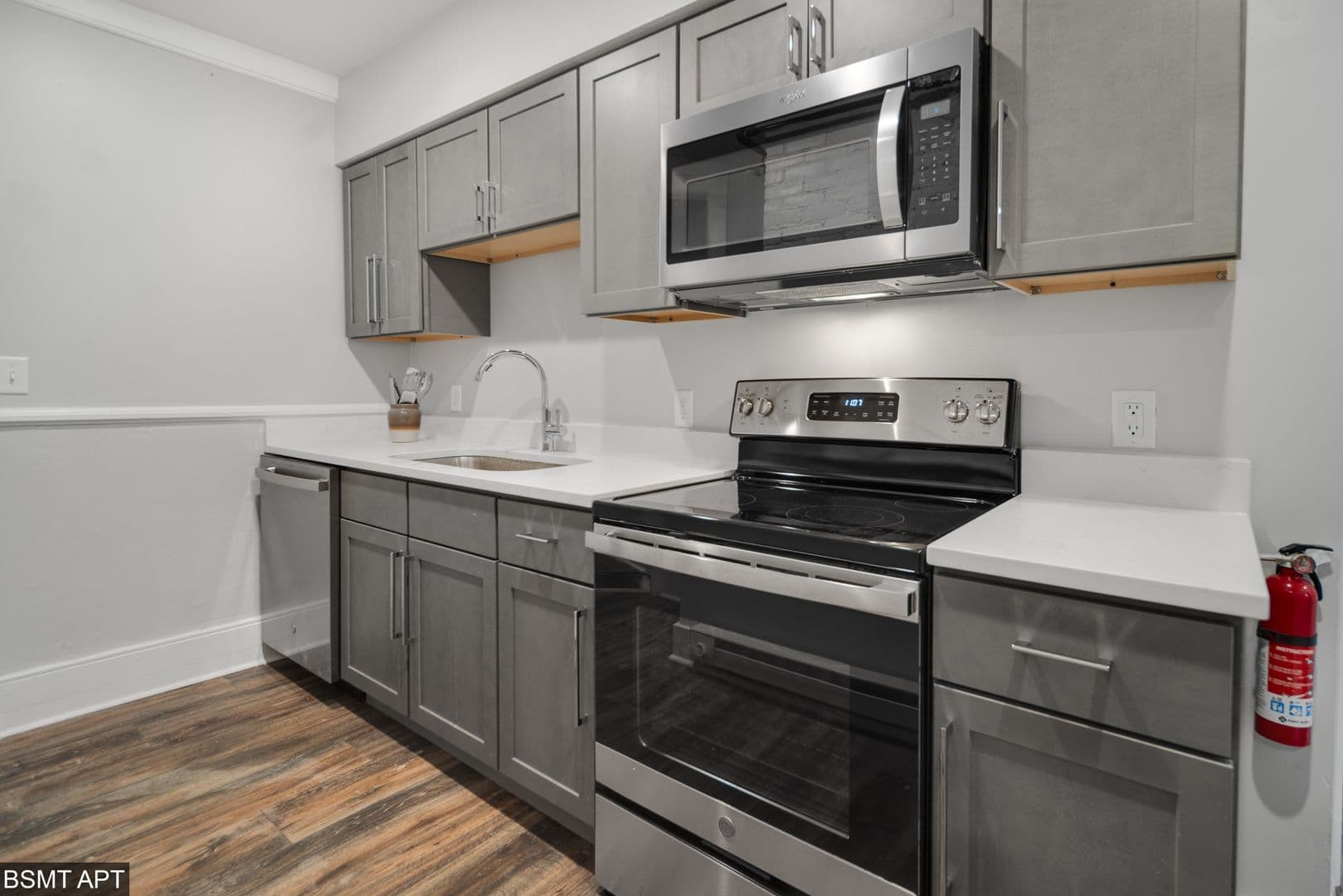 Ithaca Apartment: 711 E Seneca St