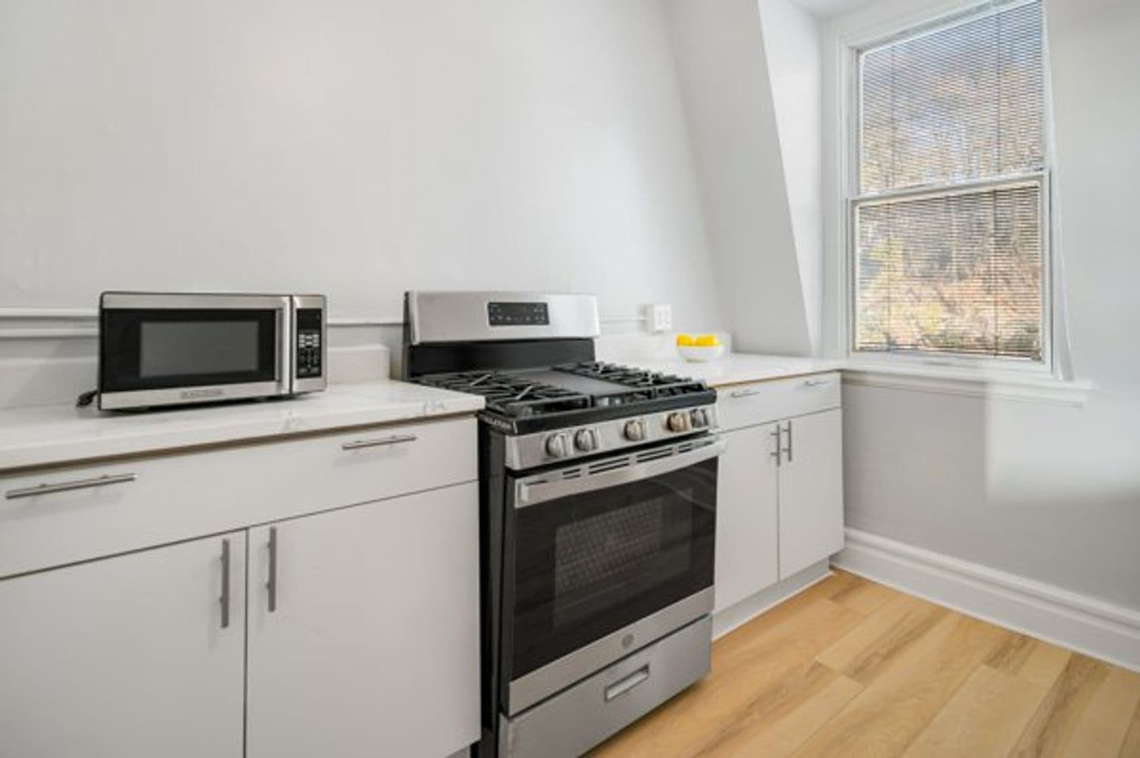 Ithaca Apartment: 702 E State St