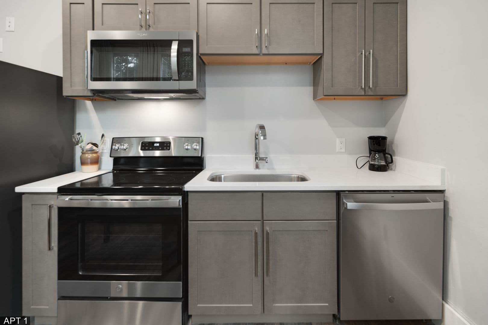 Ithaca Apartment: 711 E Seneca St