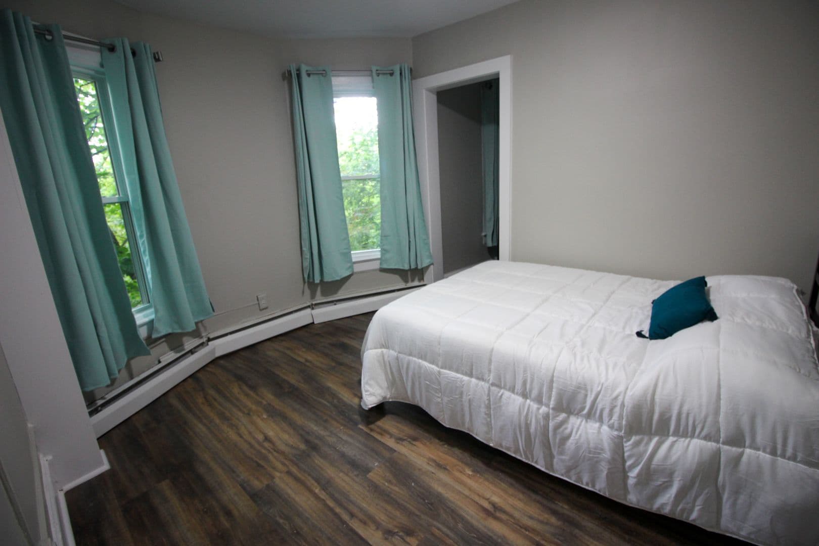 Ithaca Apartment: 522 Stewart Ave