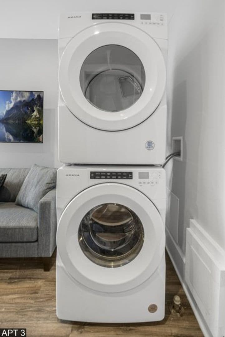 Ithaca Apartment: 308 Stewart Ave