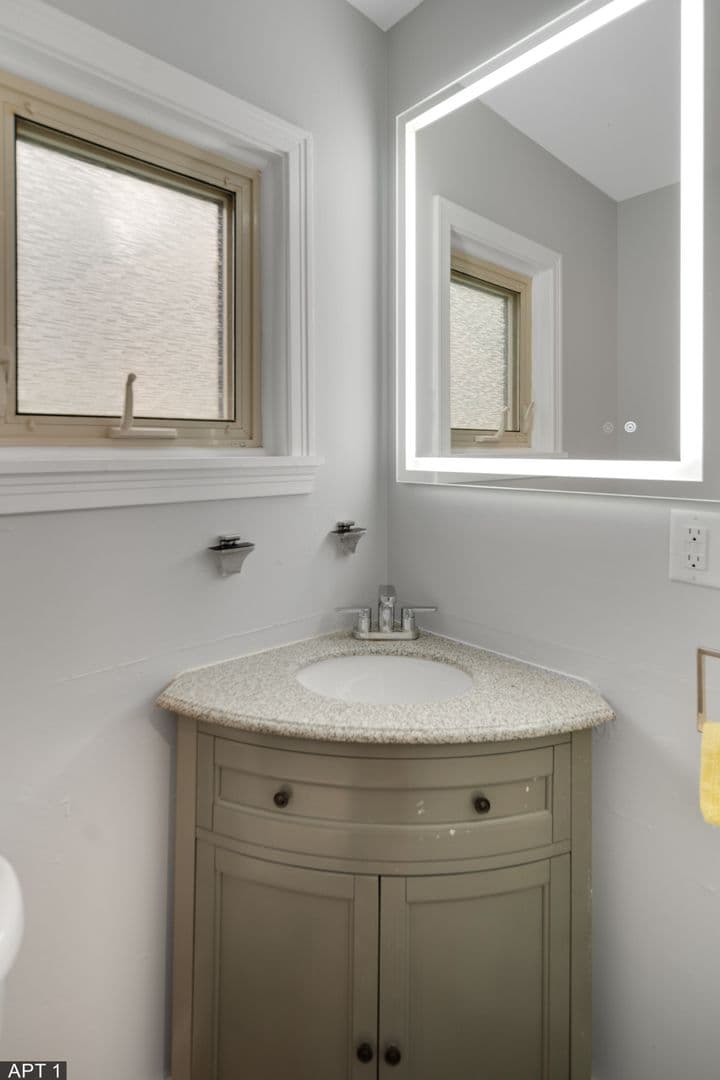 Ithaca Apartment: 711 E Seneca St