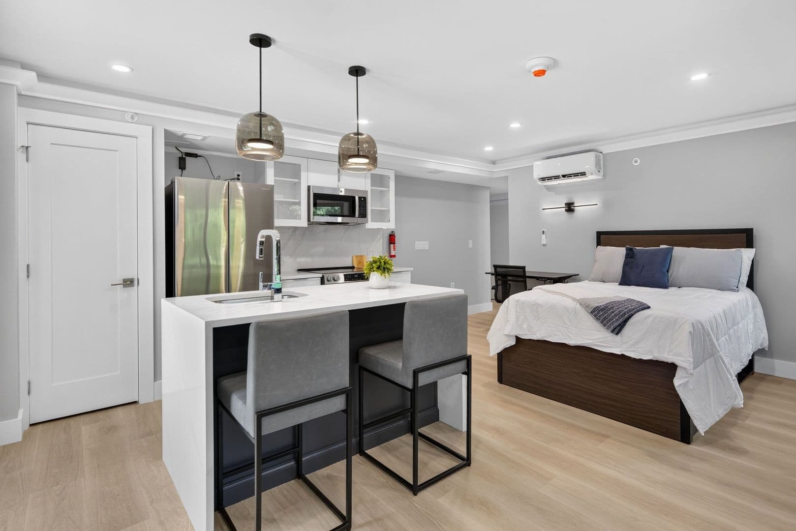 Ithaca Apartment: 201 Oak Avenue