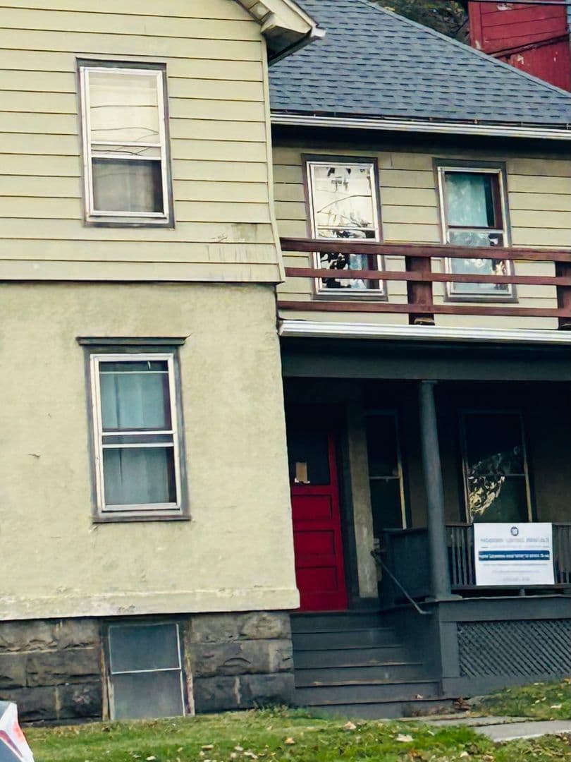 Ithaca Apartment: 613 E State St