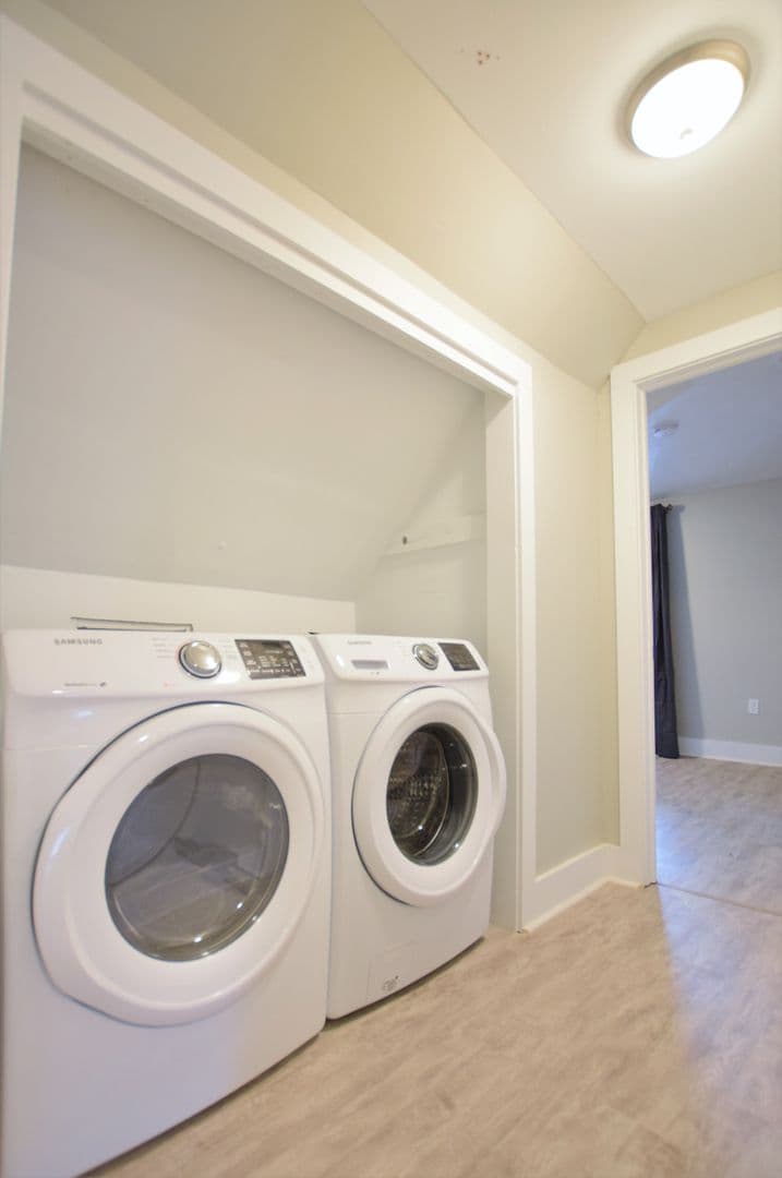 Ithaca Apartment: 1002 N. Aurora St.
