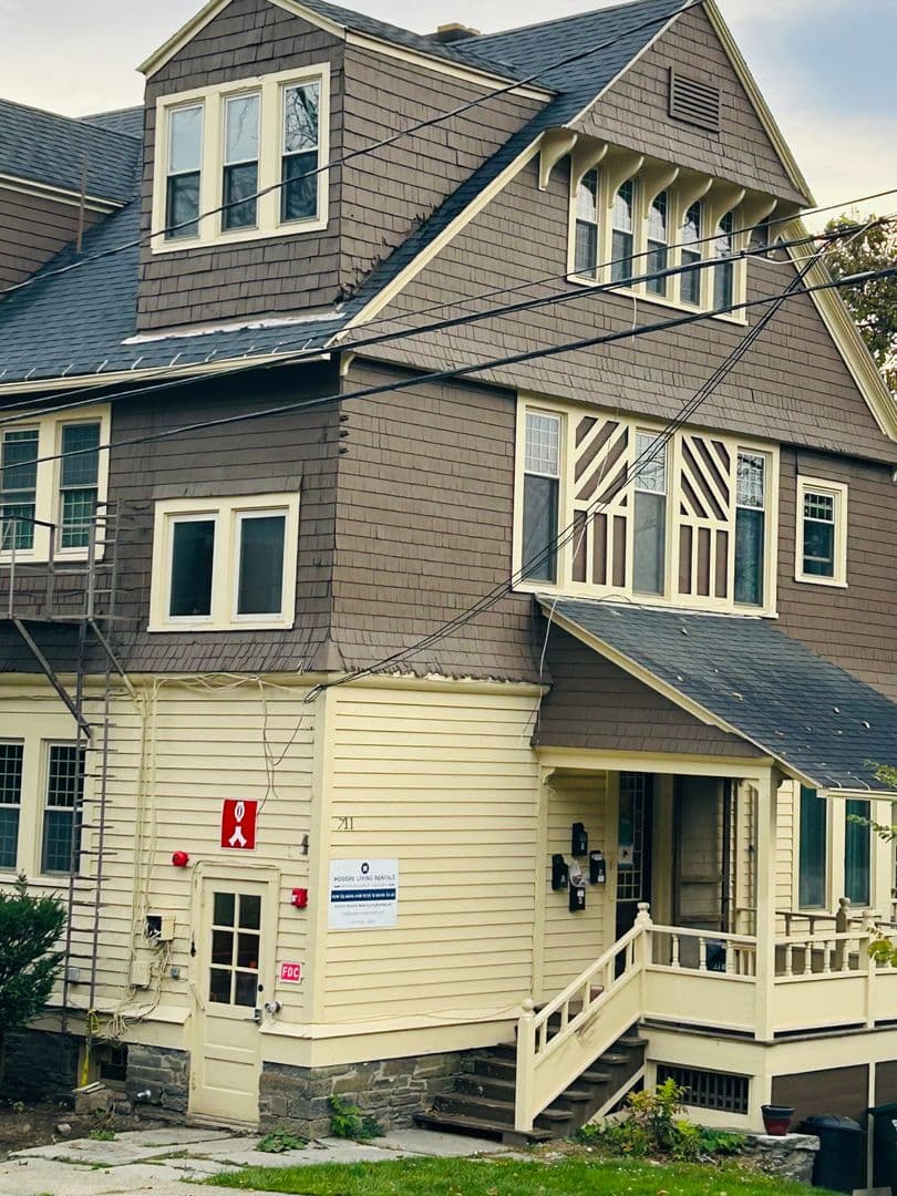 Ithaca Apartment: 711 E Seneca St