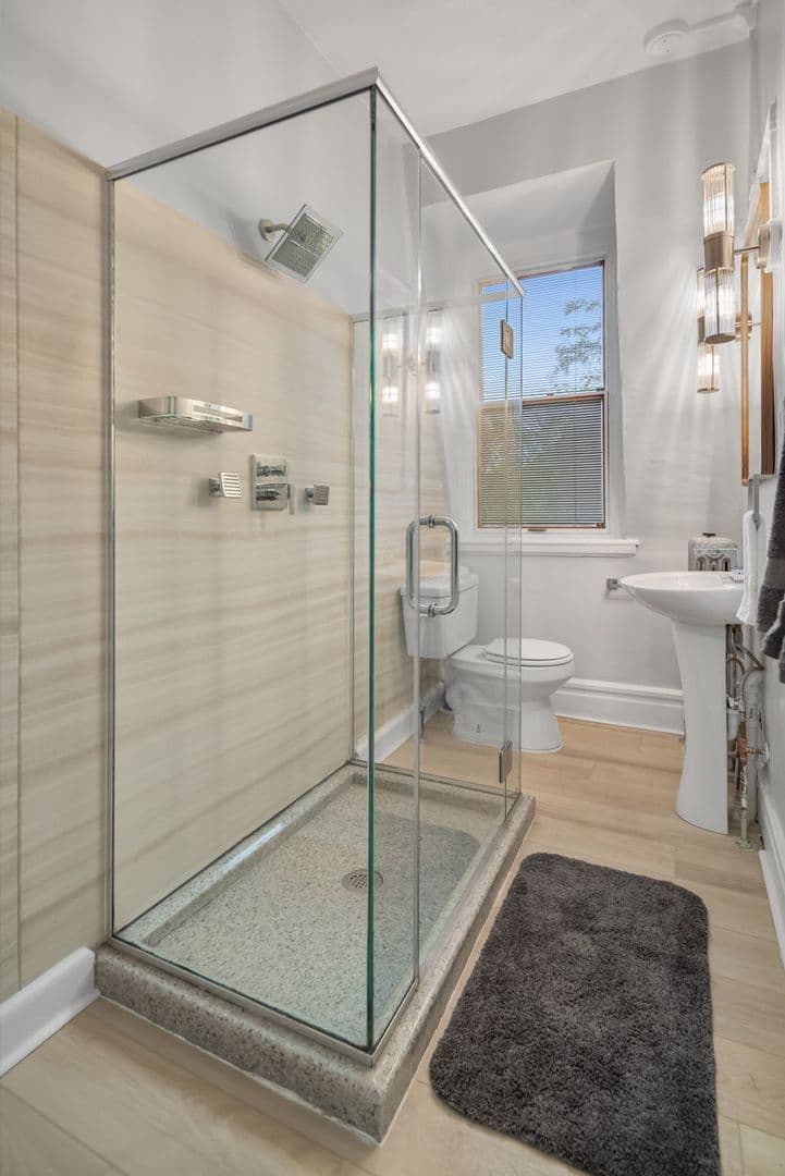 Ithaca Apartment: 702 E State St