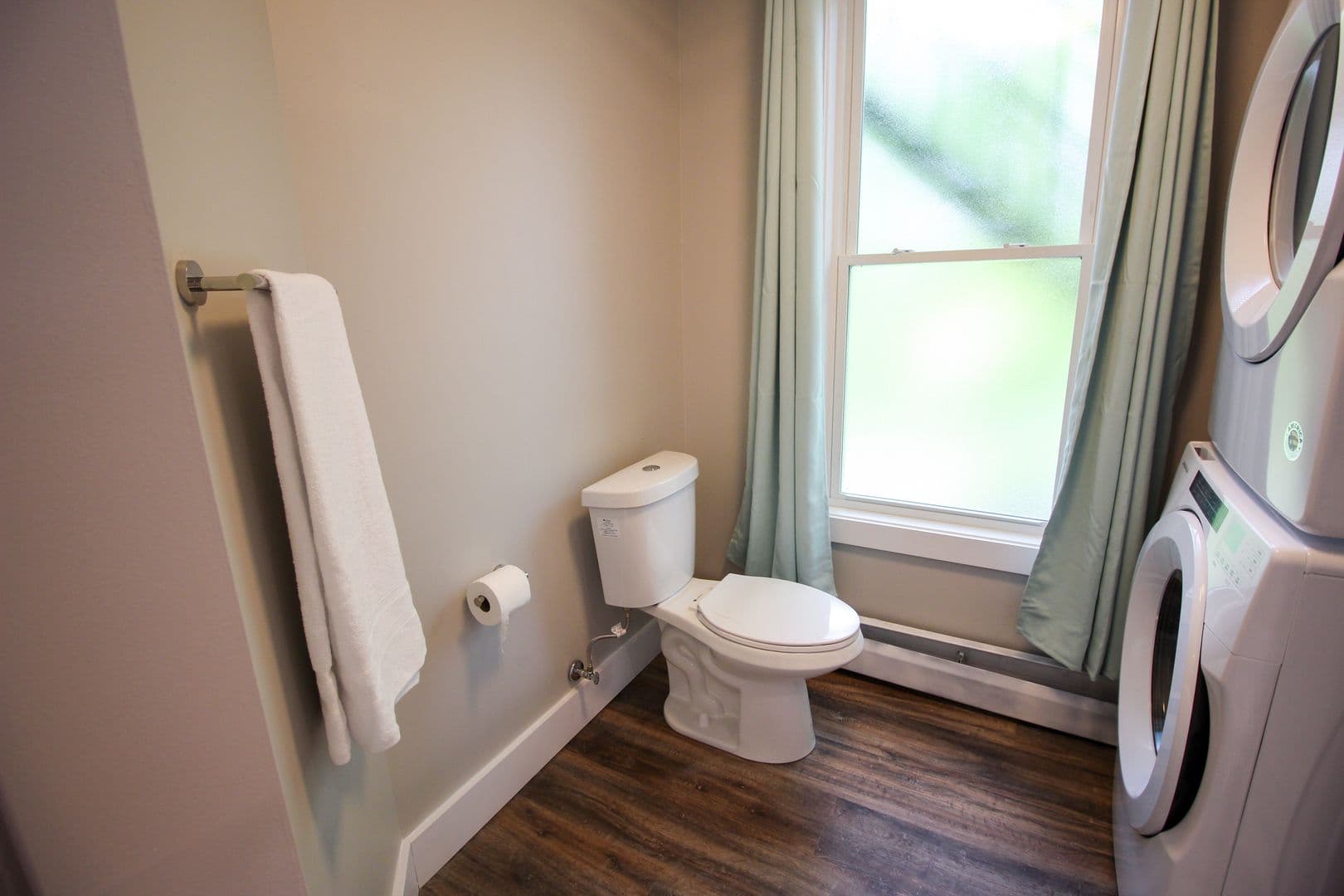 Ithaca Apartment: 522 Stewart Ave