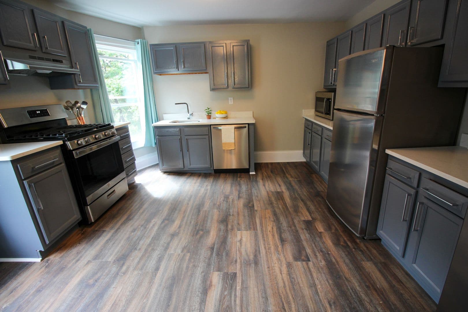 Ithaca Apartment: 522 Stewart Ave