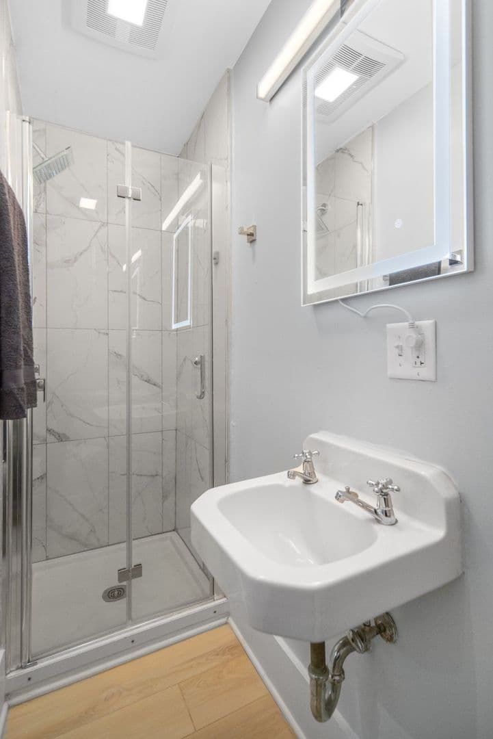 Ithaca Apartment: 104 Harvard Pl