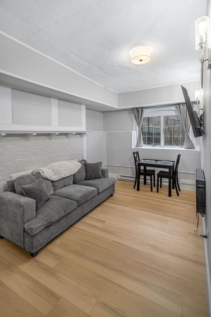 Ithaca Apartment: 504 Stewart Ave