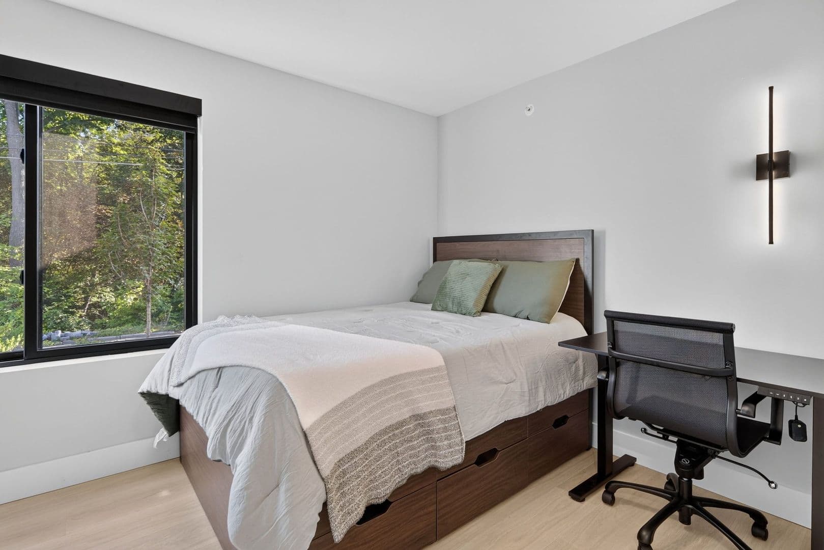 Ithaca Apartment: 201 Oak Avenue